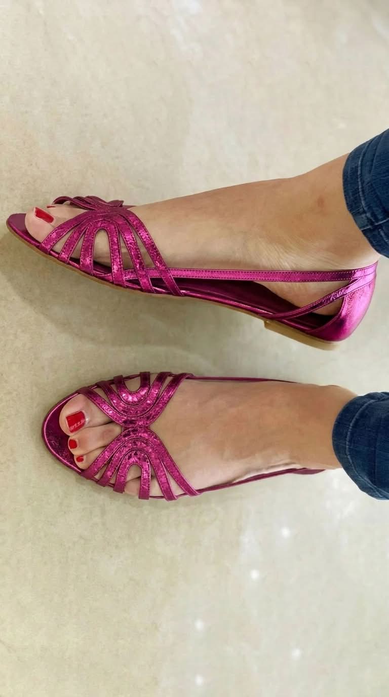 Eleonora Golden Light Sandals - Fuchsia